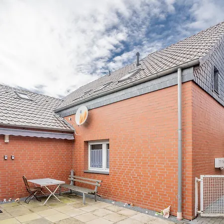 Mit Fussbodenheizung Und Pantrykueche In Der Naehe Der Messe